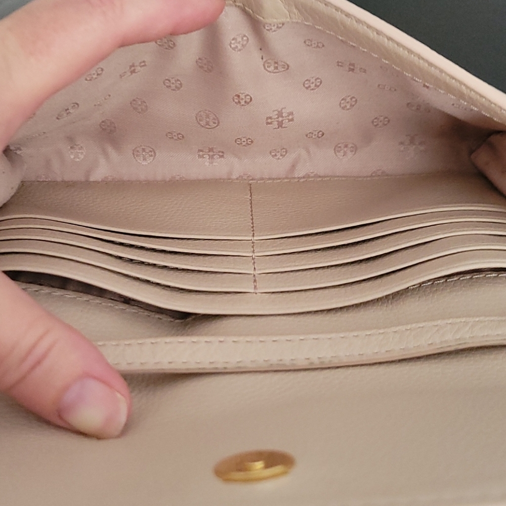 Tory Burch Robinson Convertible Crossbody - Picture 12 of 16